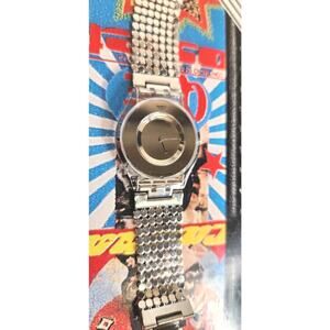 Swatch PAVED IN SILVER SFK103 1999 SKin Ultra thin watch New with new battery